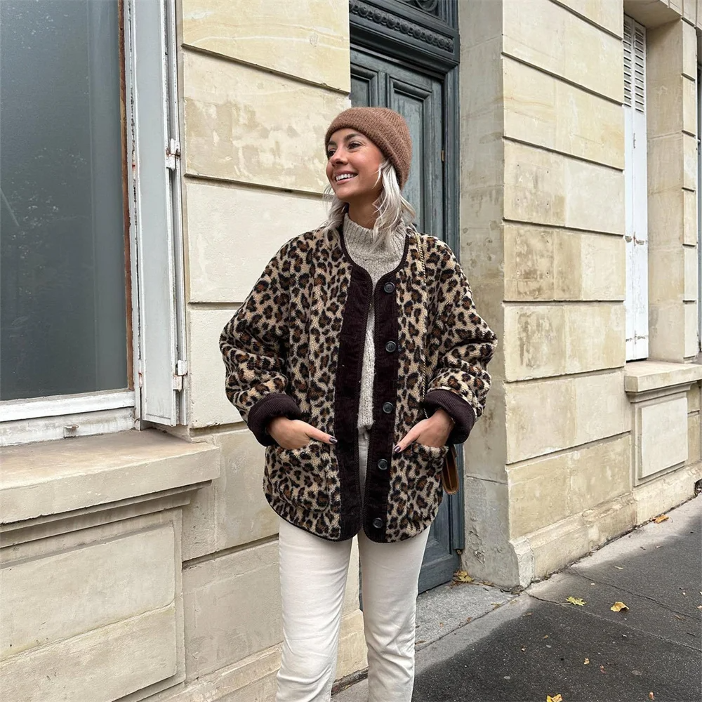 GR - Jacket with O-neck and leopard print
