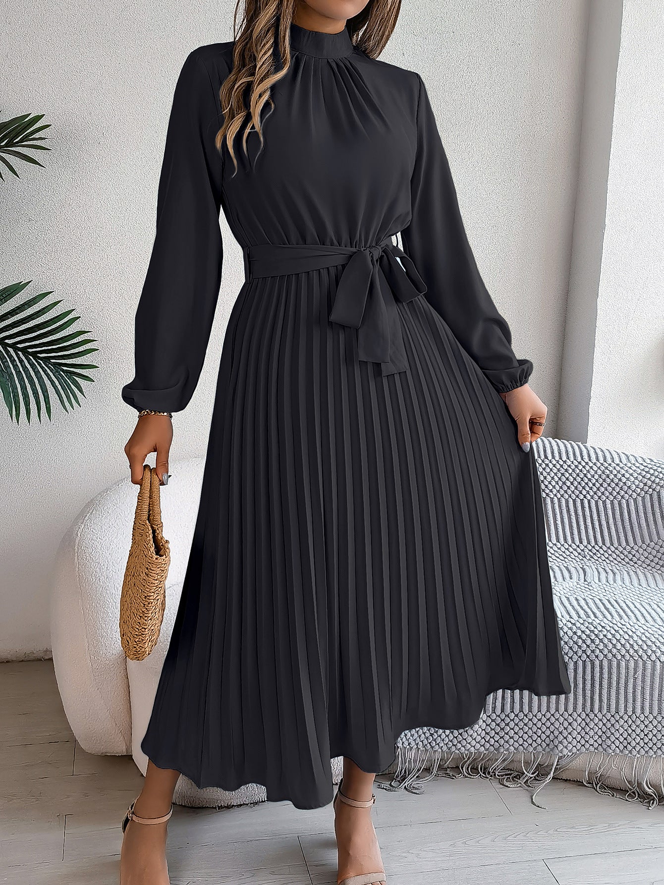 GR | Elegant and timeless pleated dress