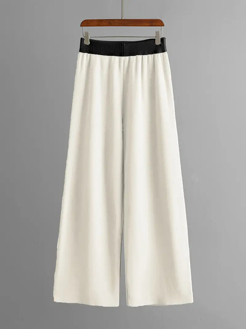 GR | Stylish set consisting of a long-sleeved knit top and V-neck trousers