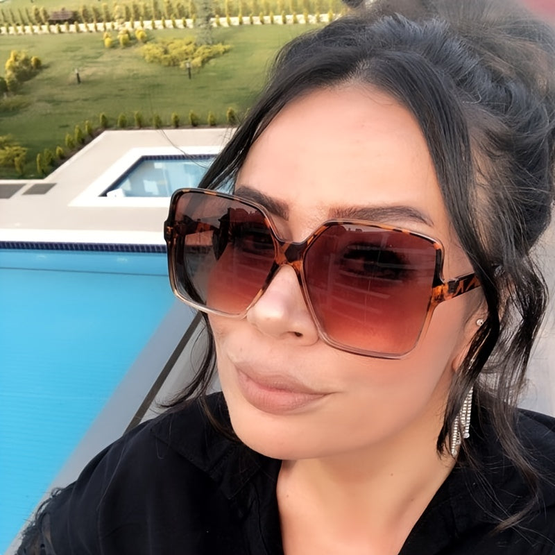 GR | Large Gradient Sunglasses for Women