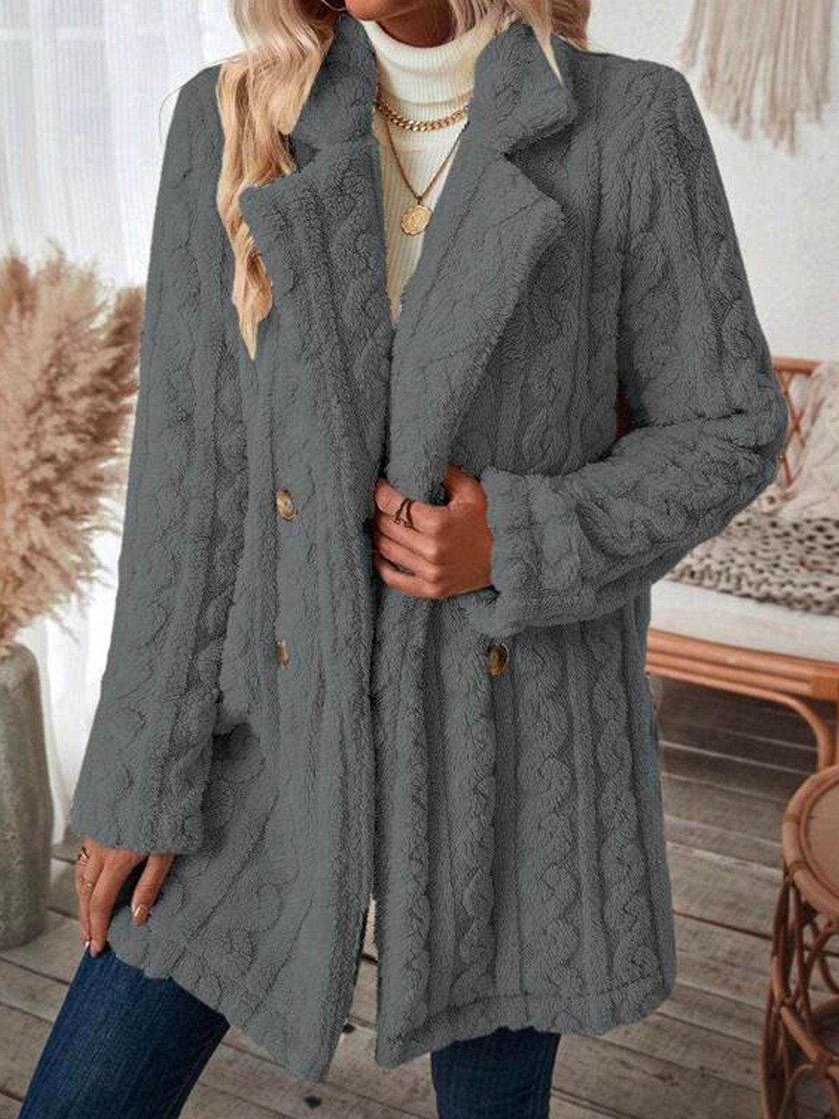 Stylish and relaxed winter cardigan