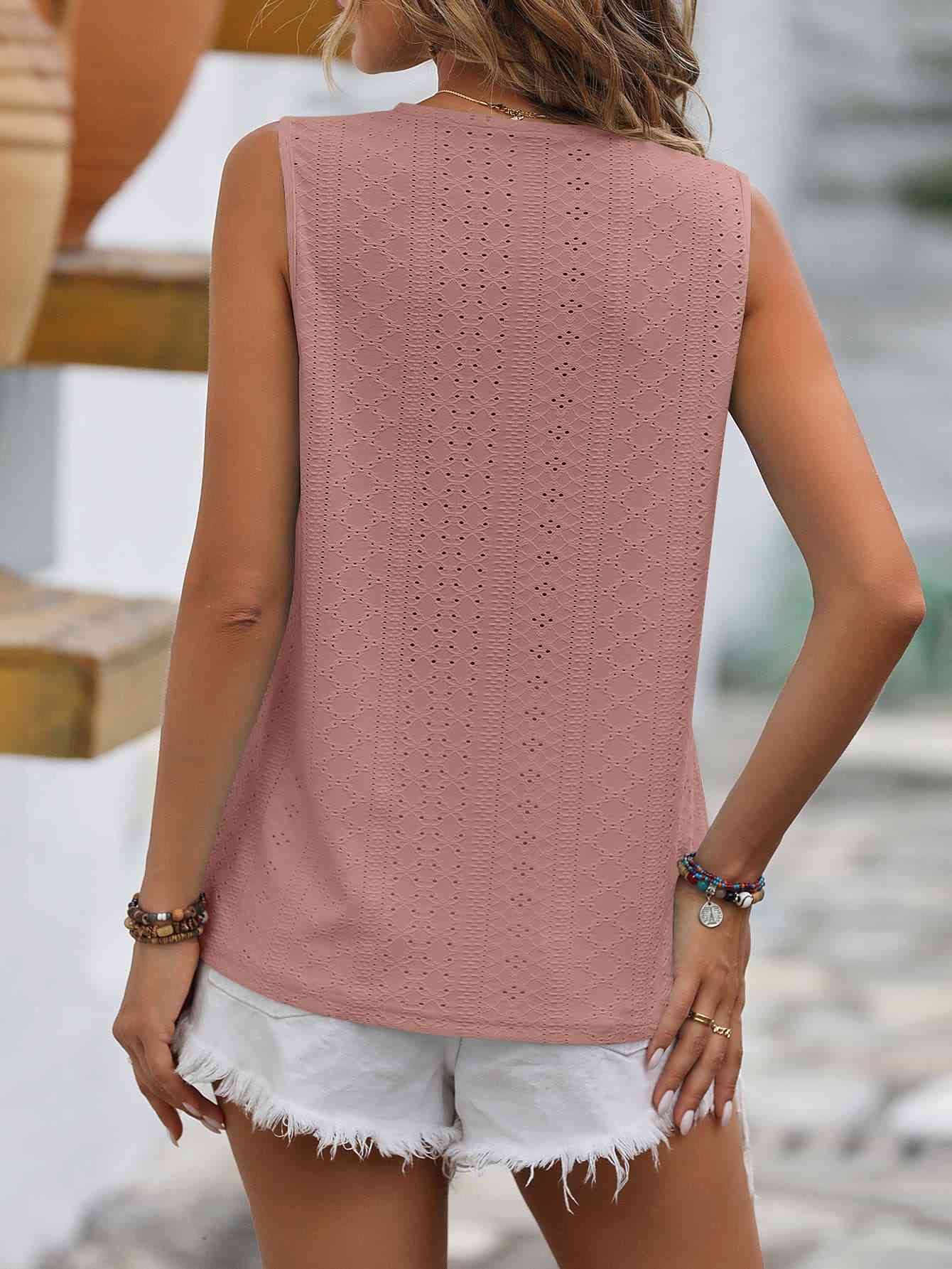 GR | Split Lace V-Neck Sleeveless Shirt