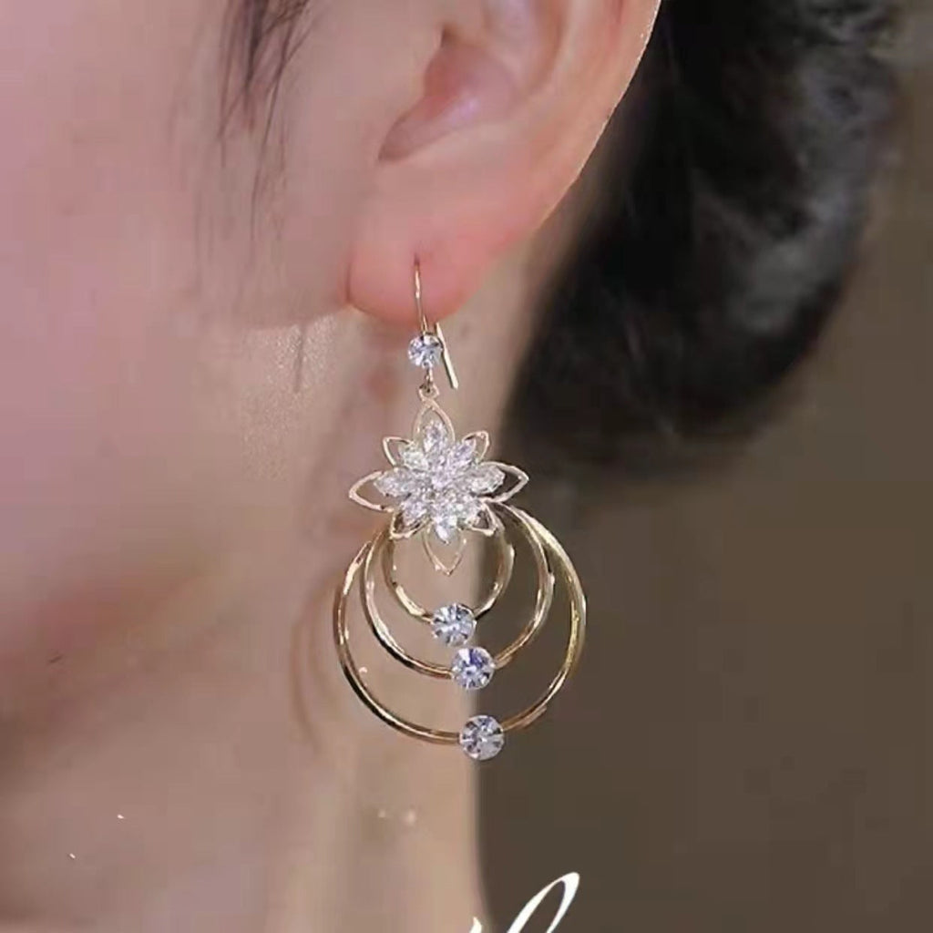 GR | Luxurious Gold Hoop Earrings
