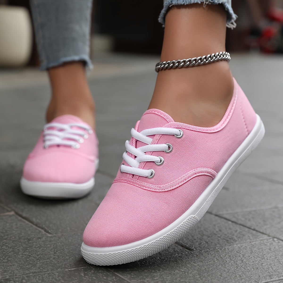 GR | Comfortable low-top canvas sneakers in white