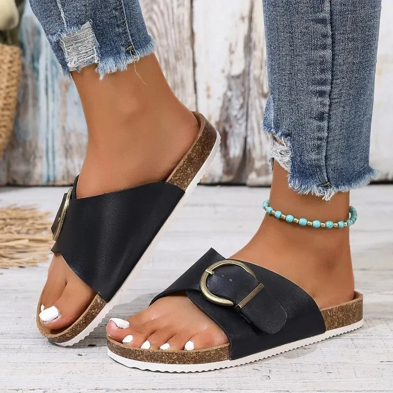 GR | Comfortable sandals with breathable design