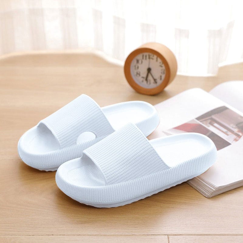 GR | Soft, comfortable beach slippers