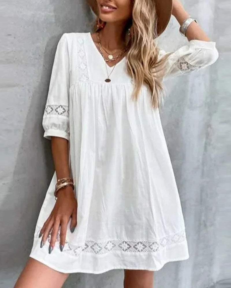 GR | Solid color lace dress with V-neck and three-quarter sleeves