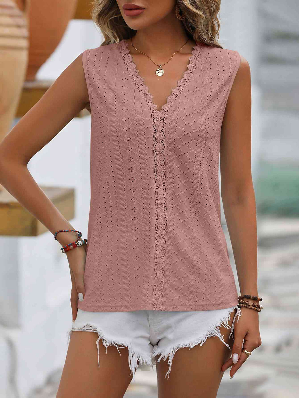 GR | Split Lace V-Neck Sleeveless Shirt