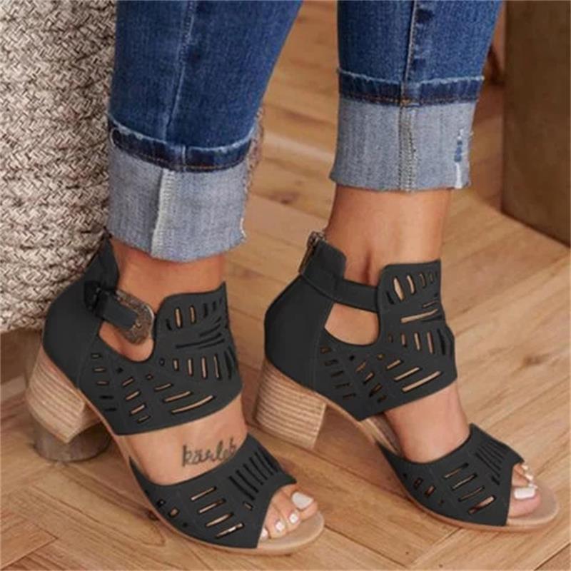 GR | Open Boots With Heel And Buckle
