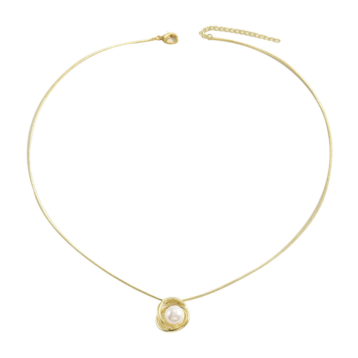 GR | Women with Mother-of-Pearl Pendants