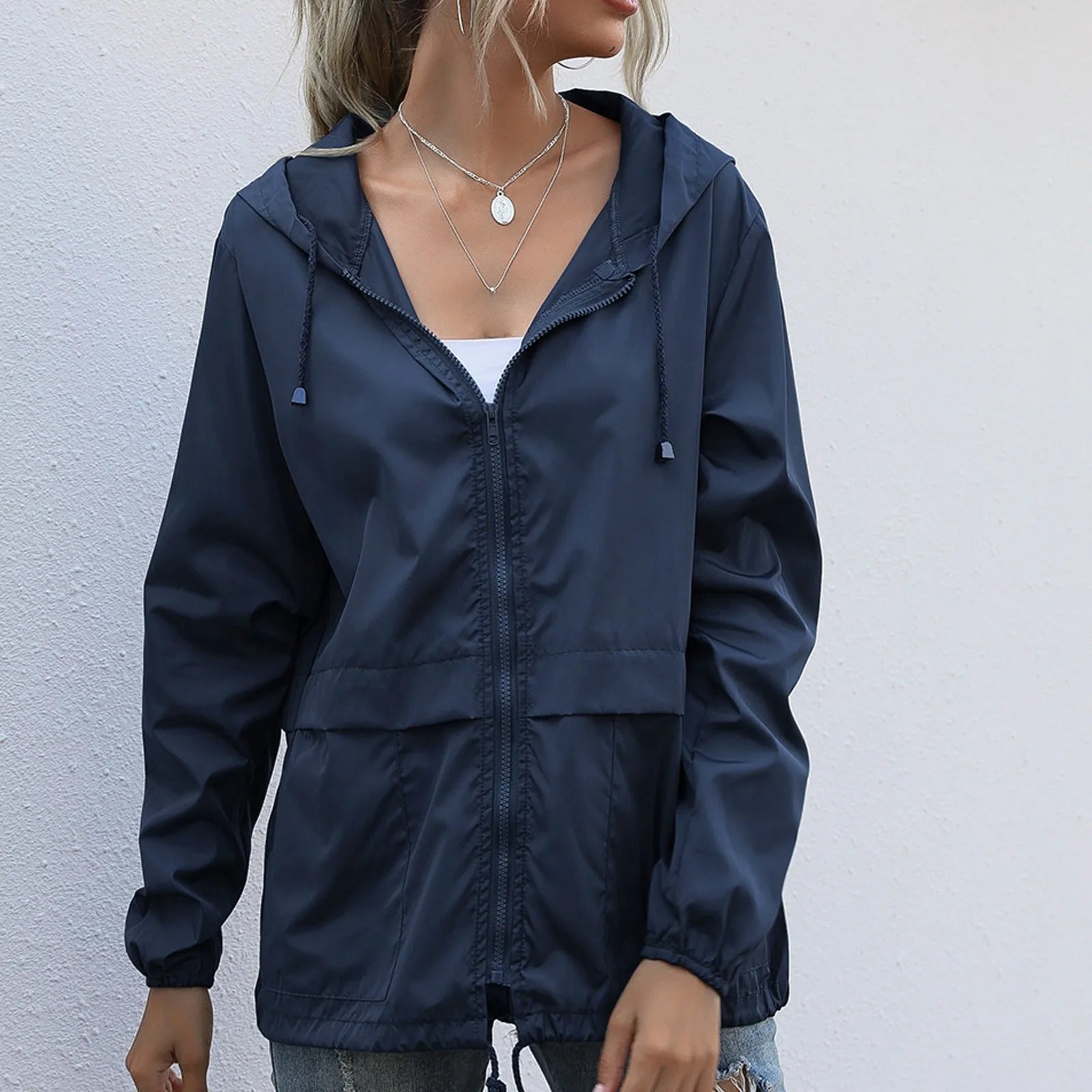GR | Lightweight windbreaker with hood