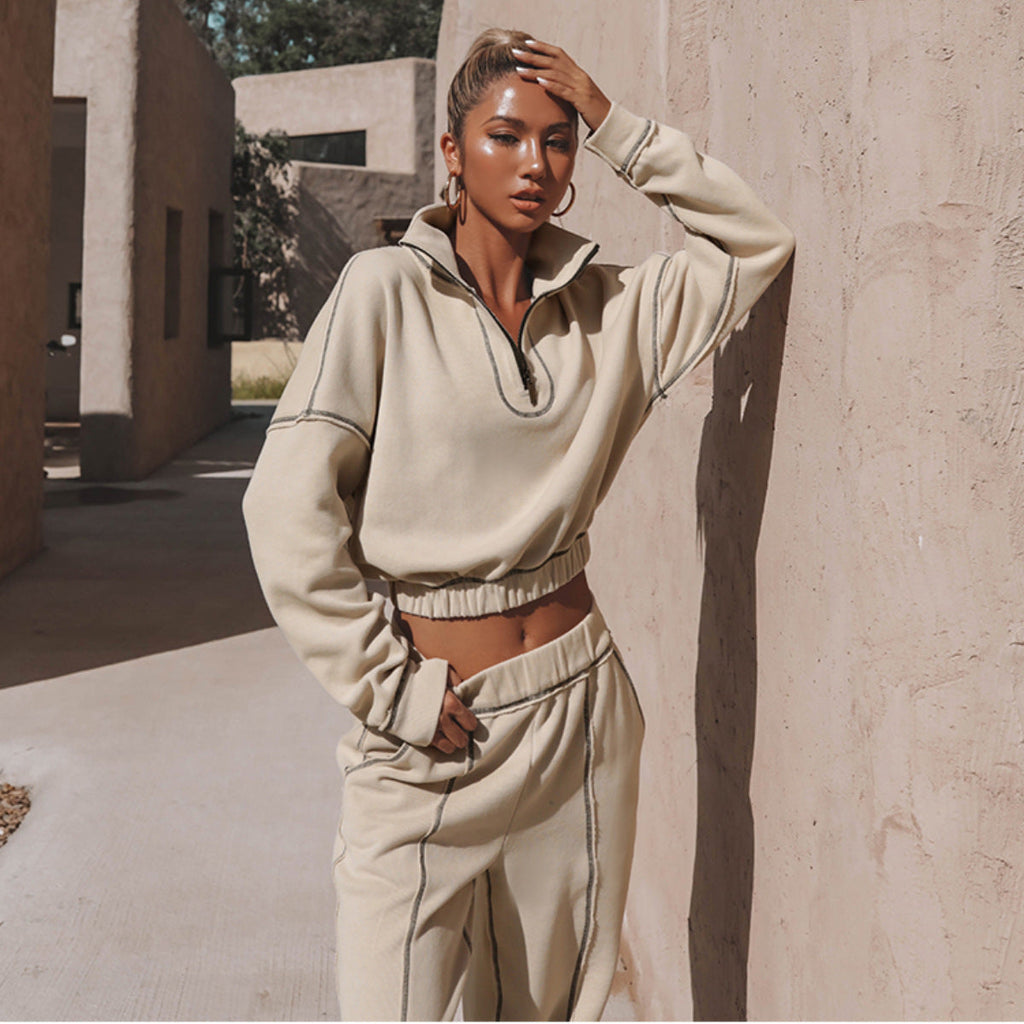 GR | Part sporty cropped sweatshirt with jogging bottoms - Women's pullover tracksuit with zipper and elastic waistband