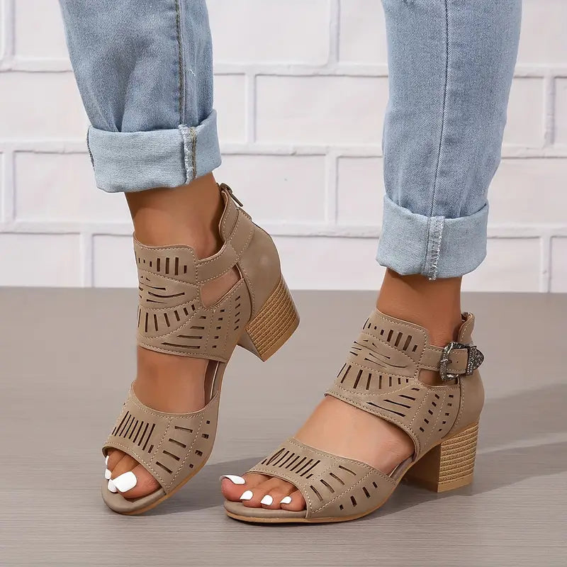GR | Women's sandals with a thick heel
