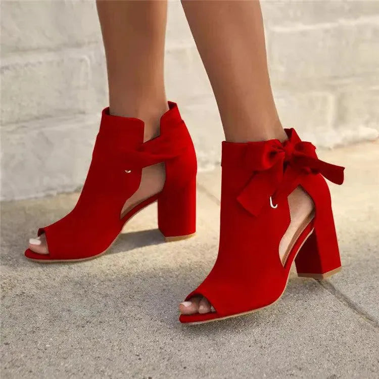 GR | Sandals with thick hooks and strik