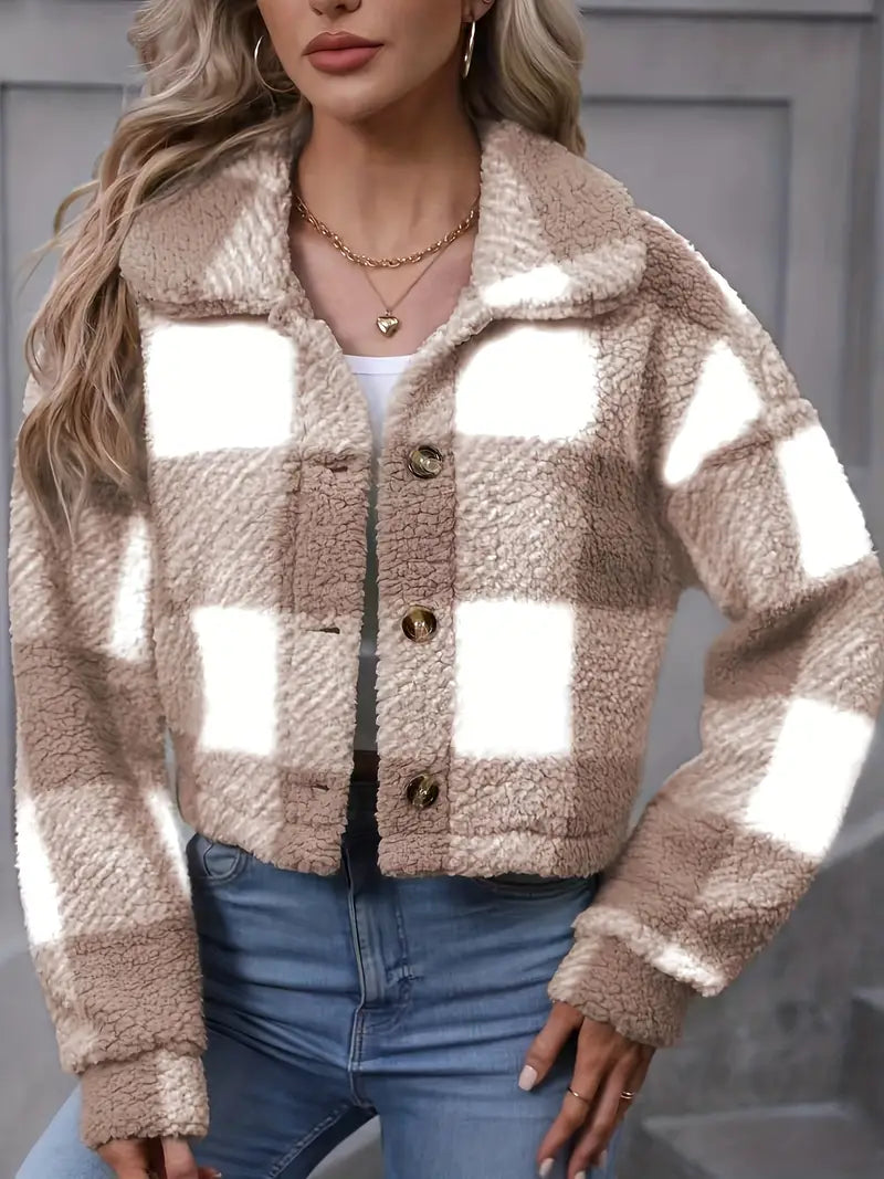 GR | Comfortable winter jacket with long sleeves and buttons | Warm outerwear for winter