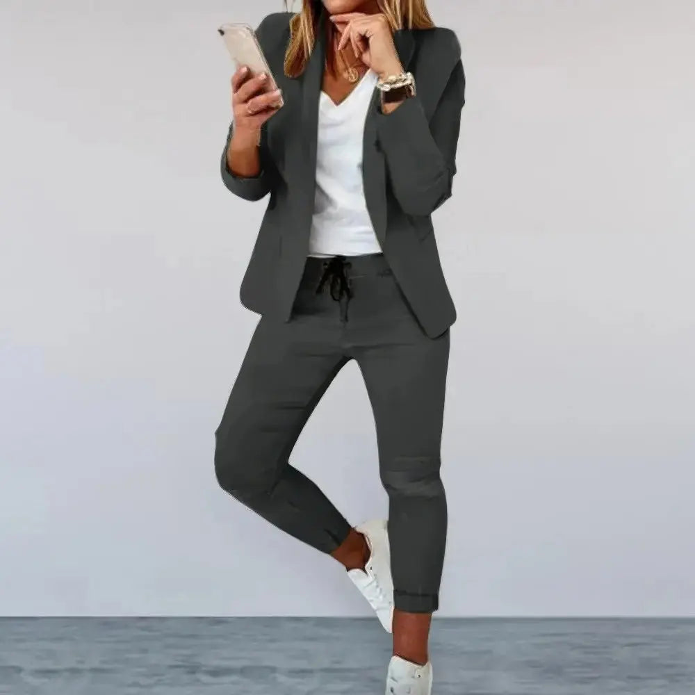 GR | Elegant Professional 2-Piece Suit
