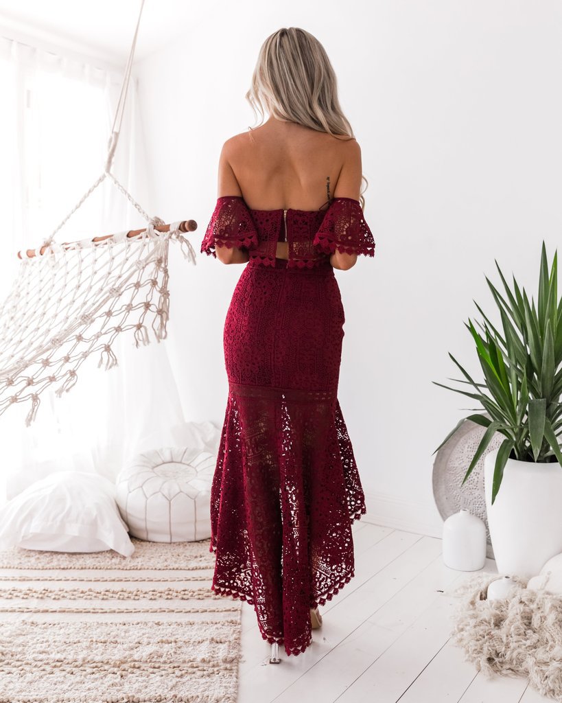 GR | Lace Off-Shoulder Crop Top High Low Skirt 2-Piece Set