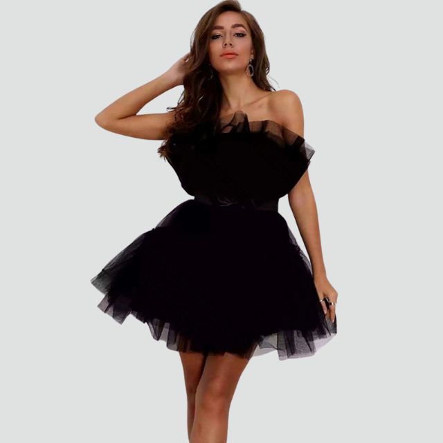 GR | Trägerloses Tüllkleid mit geschichtetem Rock
