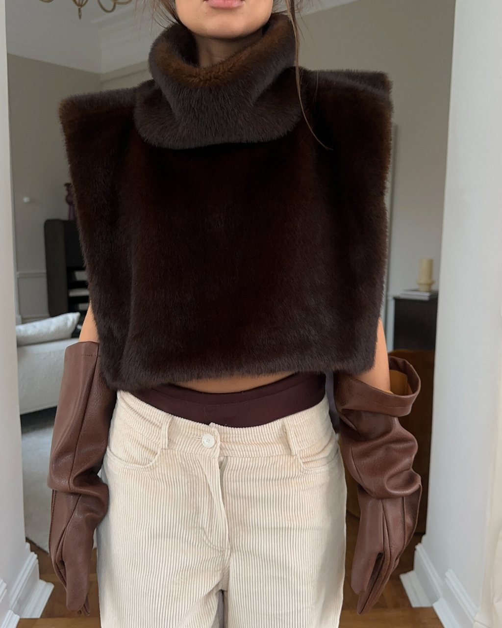 GR | Fur ​​roll-neck vest - Women's - Soft and elegant with a luxurious look