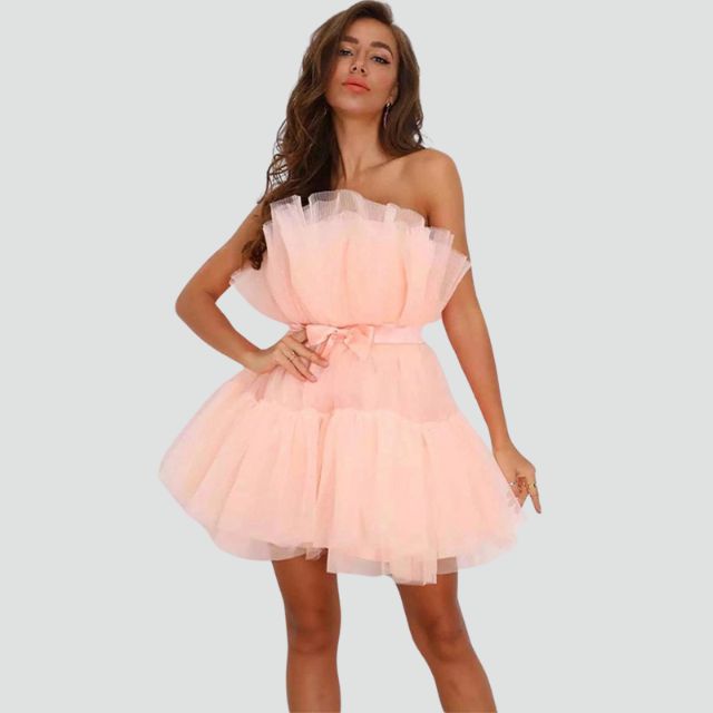 GR | Trägerloses Tüllkleid mit geschichtetem Rock