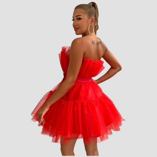 GR | Trägerloses Tüllkleid mit geschichtetem Rock