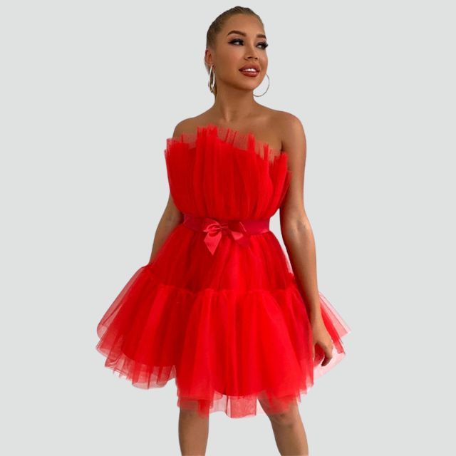 GR | Trägerloses Tüllkleid mit geschichtetem Rock