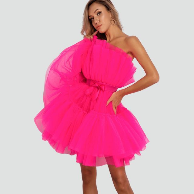 GR | Trägerloses Tüllkleid mit geschichtetem Rock