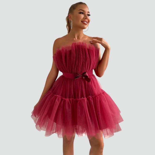 GR | Trägerloses Tüllkleid mit geschichtetem Rock