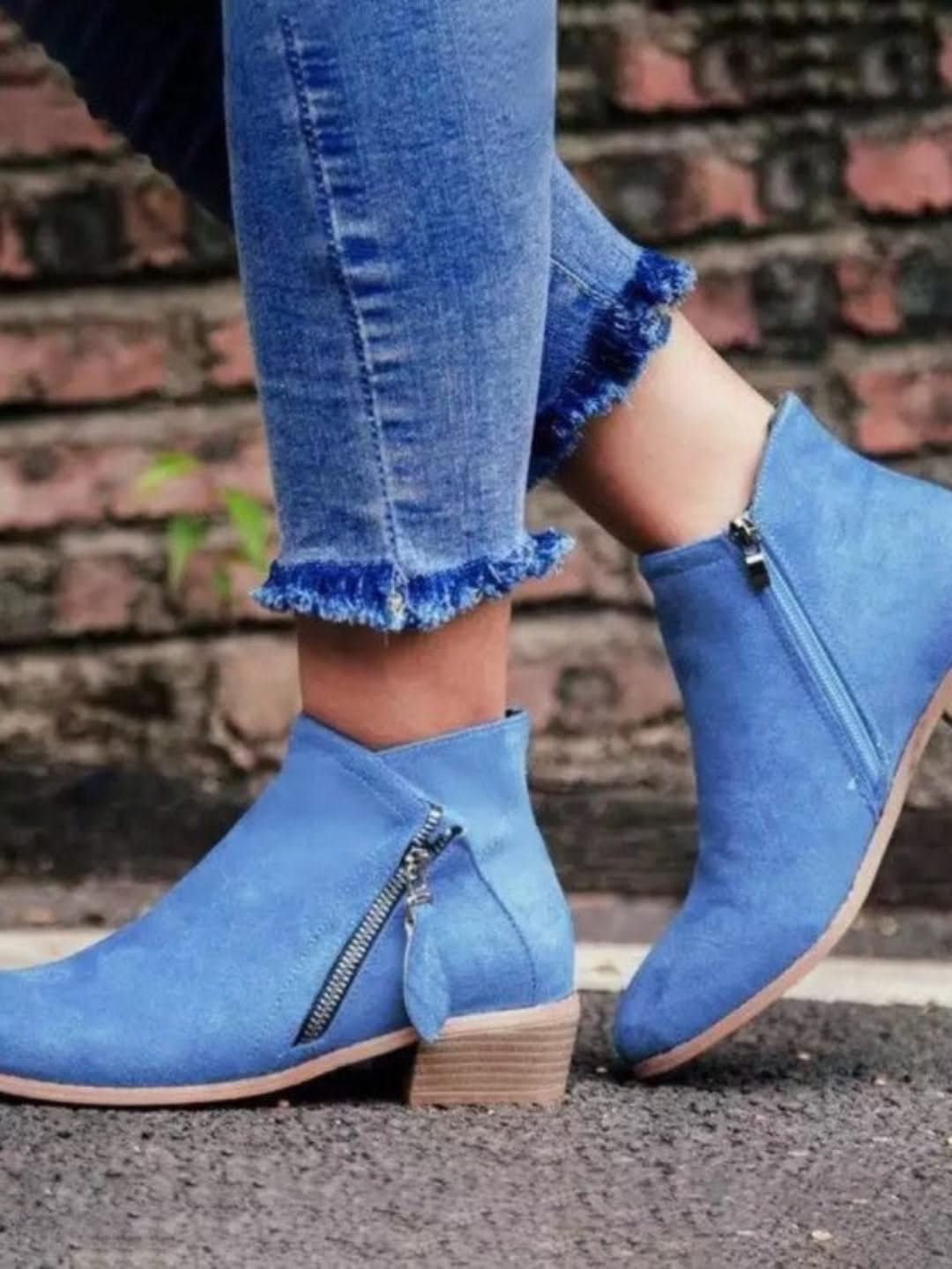 GR | Ankle Zipper in Suede: Stylish, Chic, and Unrivaled Comfort