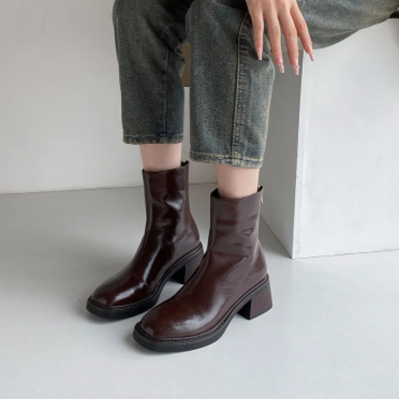 GR | Stylish leather ankle boots with block heels for women