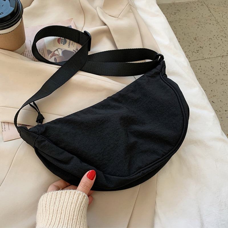 GR | Crescent-shaped bag