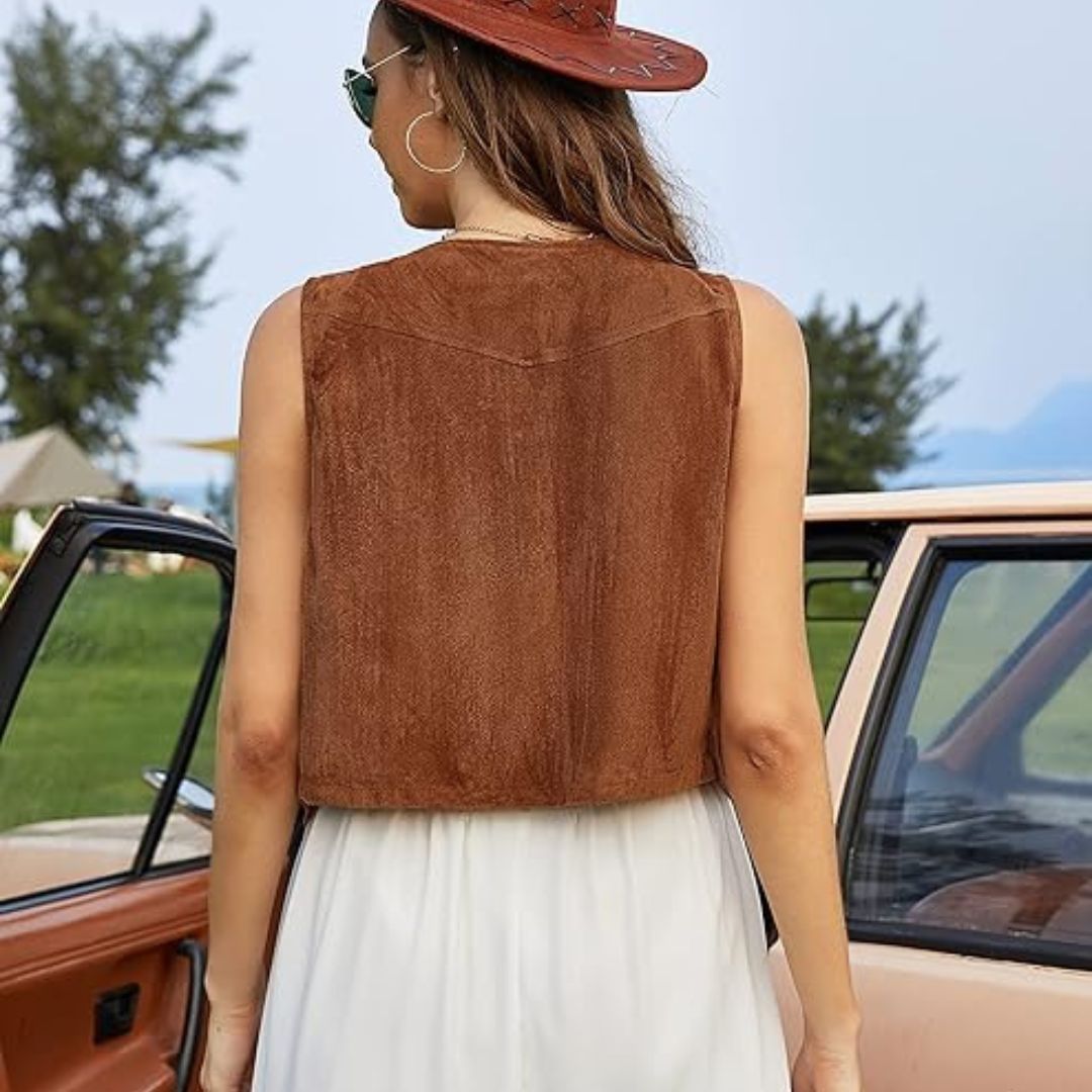 GR | Suede vest with fringe and button detail