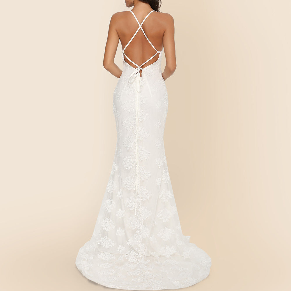 Women's elegant evening dress with delicate lace insert and seductive back cutout, size GR