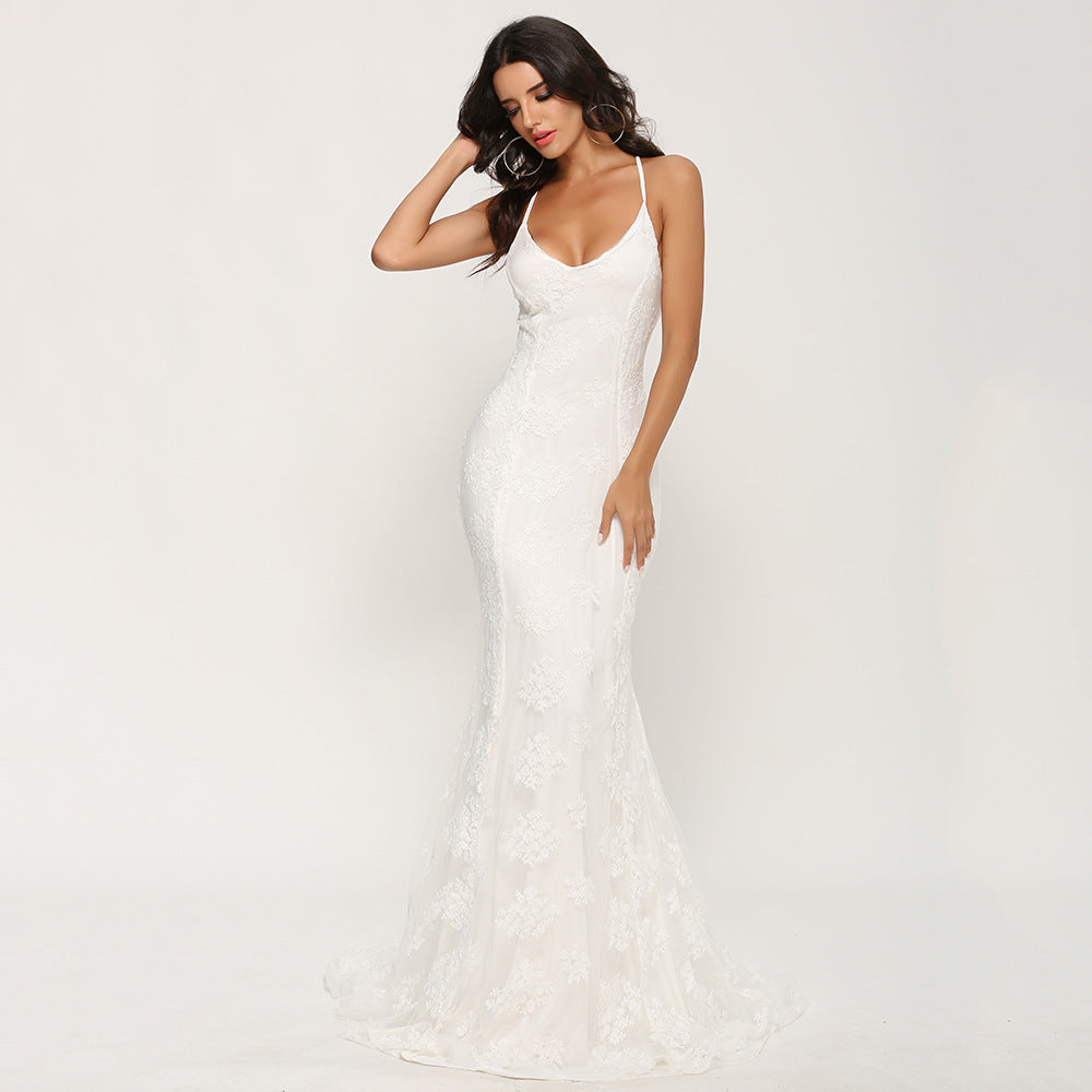 Women's elegant evening dress with delicate lace insert and seductive back cutout, size GR