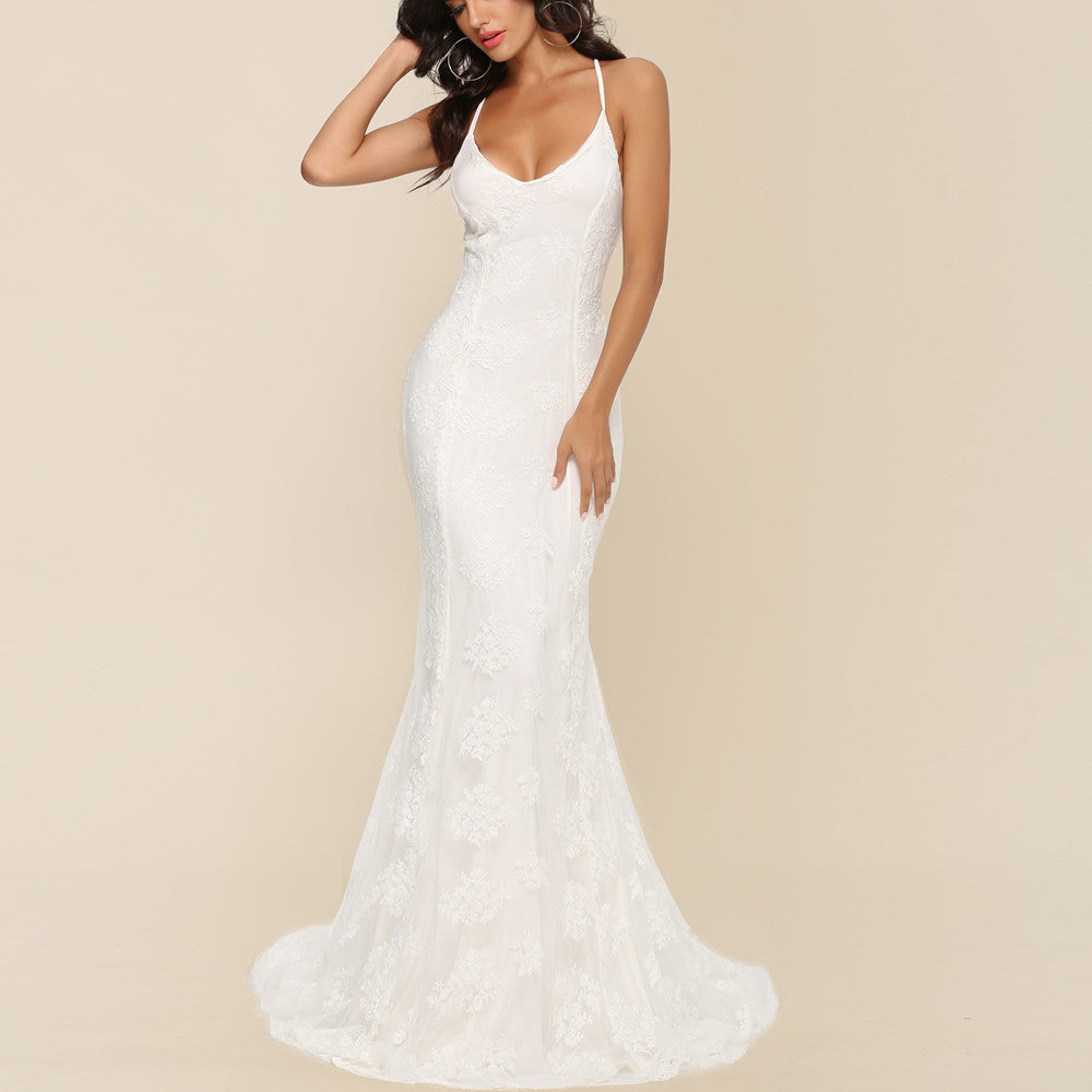 Women's elegant evening dress with delicate lace insert and seductive back cutout, size GR