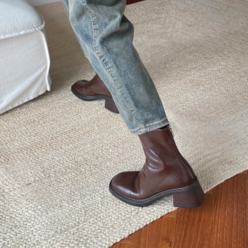 GR | Stylish leather ankle boots with block heels for women