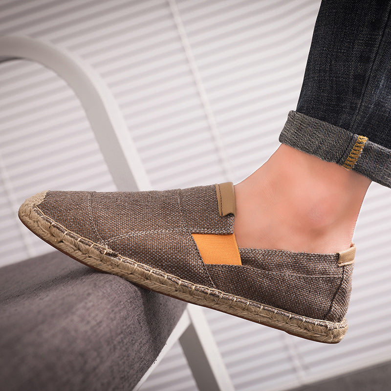 GR | Comfortable, lightweight shoes with a non-slip flat sole