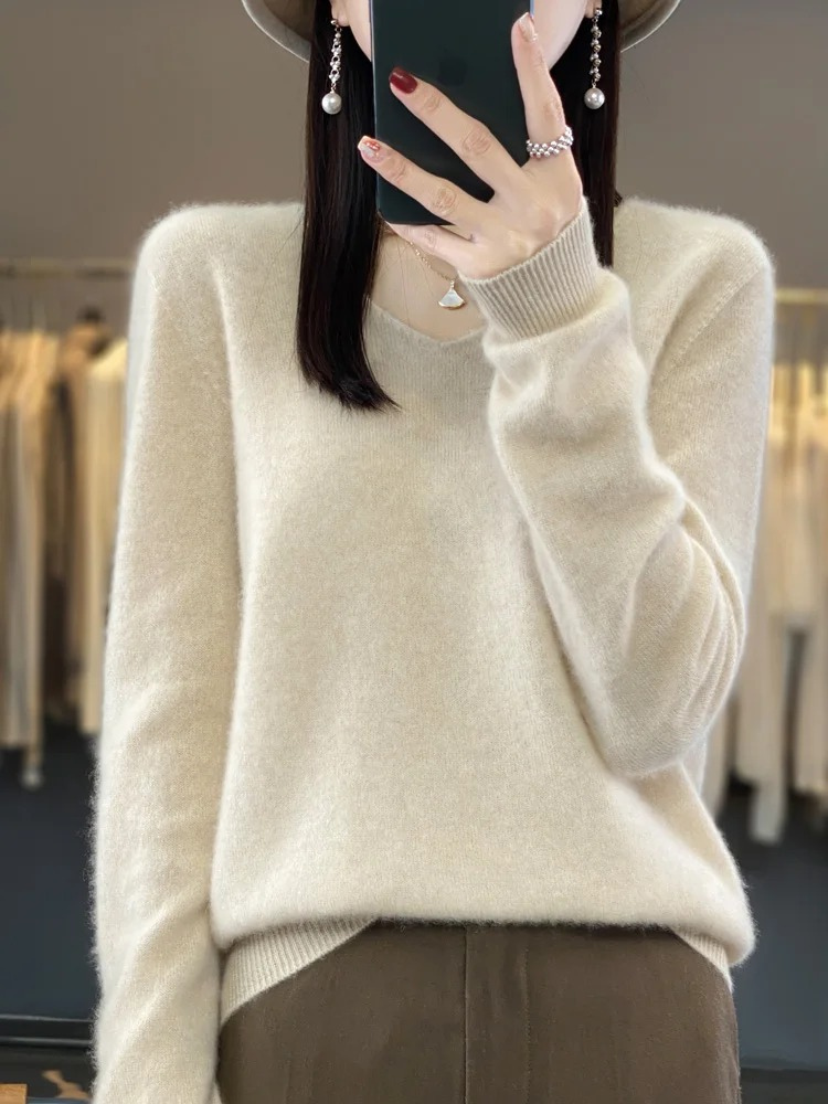 GR | Women's Cashmere Pullover, Elegant V-neck, Soft & Comfortable
