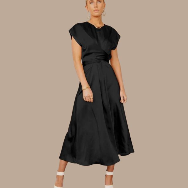 GR | Wickel-Midikleid mit Kappenärmeln