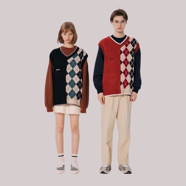 Block knitted vest with diamond pattern