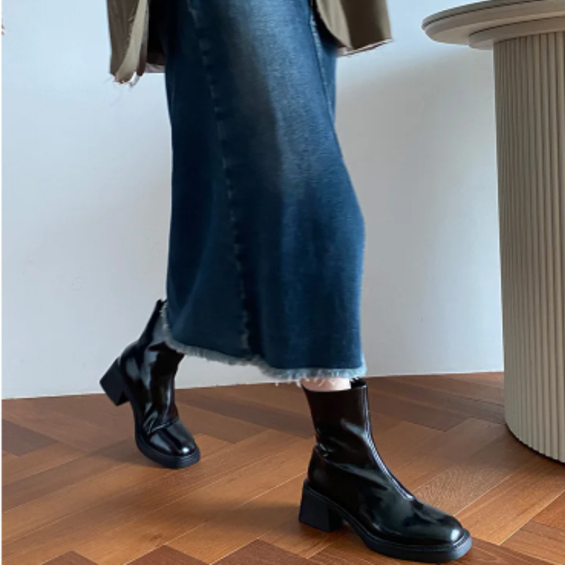 GR | Stylish leather ankle boots with block heels for women