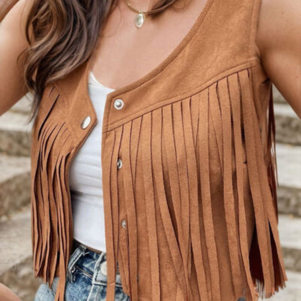 GR | Suede vest with fringe and button detail