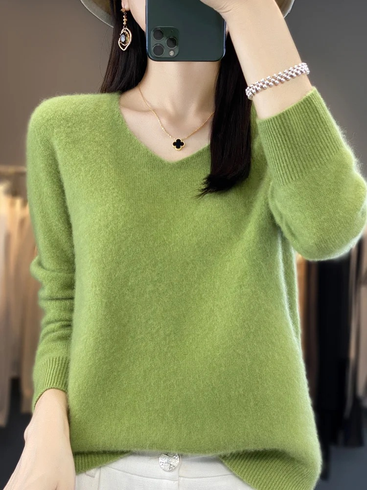 GR | Women's Cashmere Pullover, Elegant V-neck, Soft & Comfortable