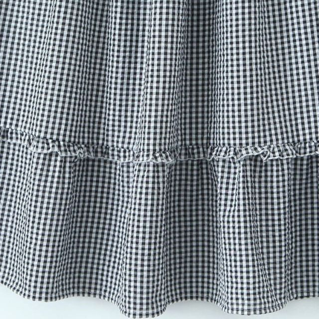 GR | Gestuftes Gingham-Midirock mit Rüschendetail
