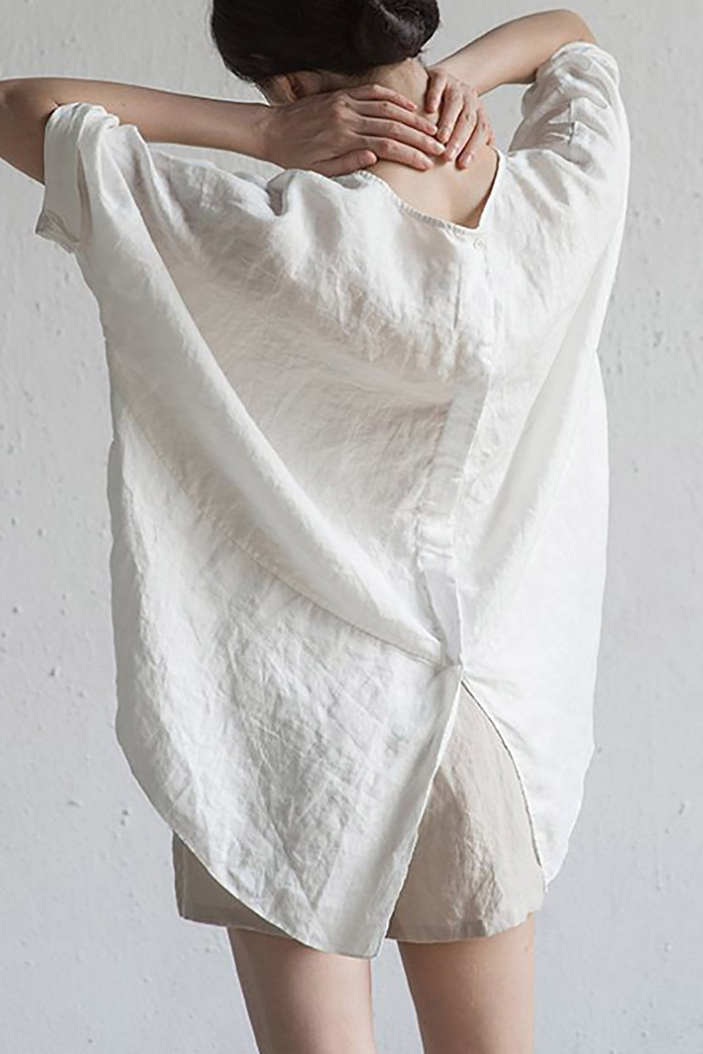 GR | Stylish cardigan made of Japanese linen - half sleeves and round neckline