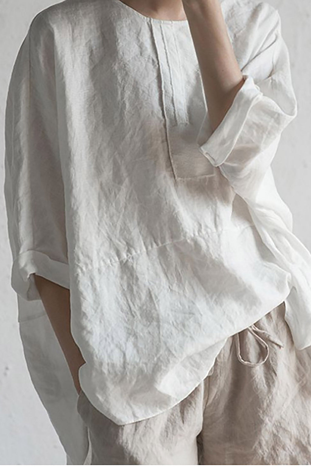 GR | Stylish cardigan made of Japanese linen - half sleeves and round neckline