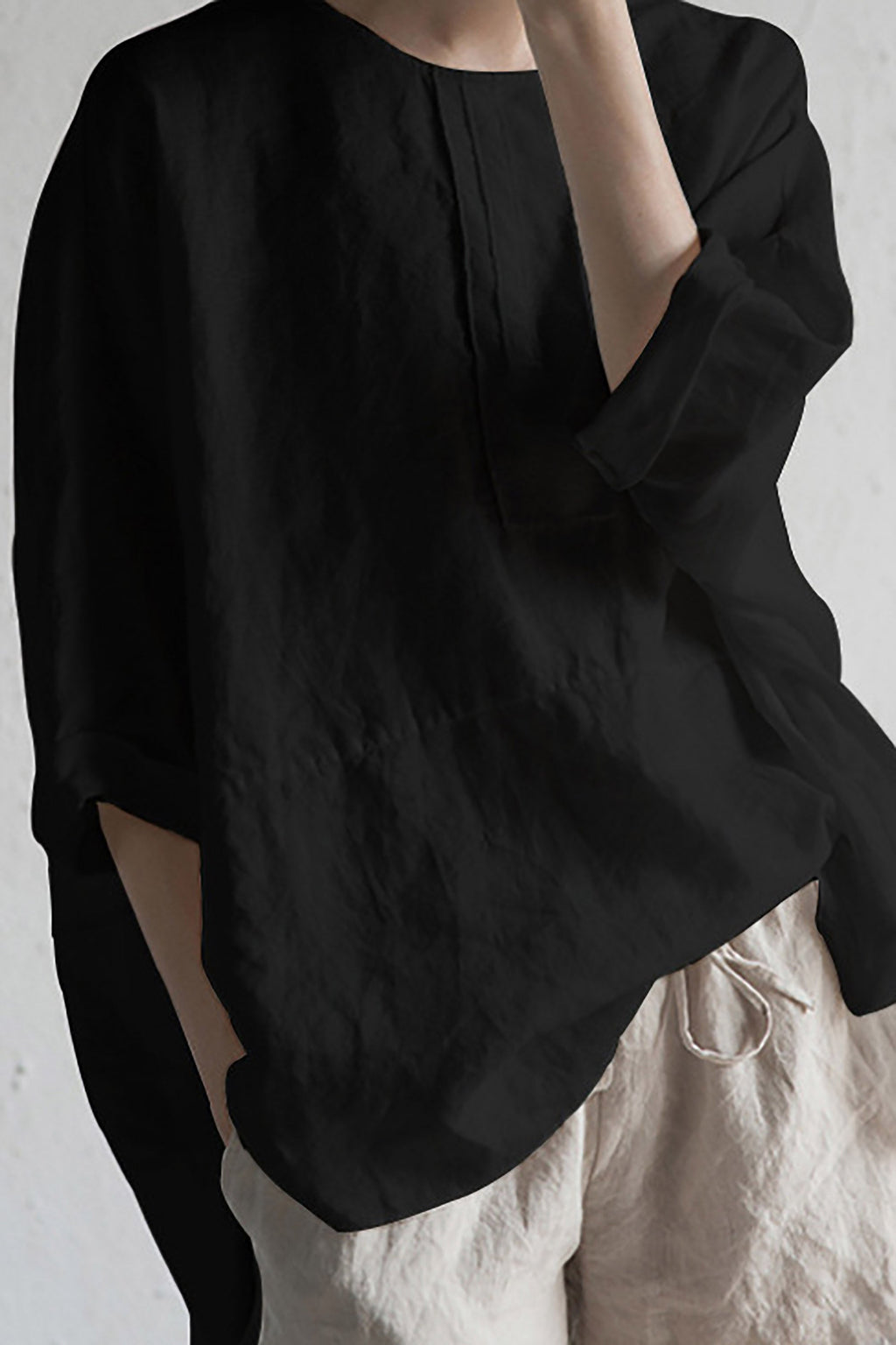 GR | Stylish cardigan made of Japanese linen - half sleeves and round neckline