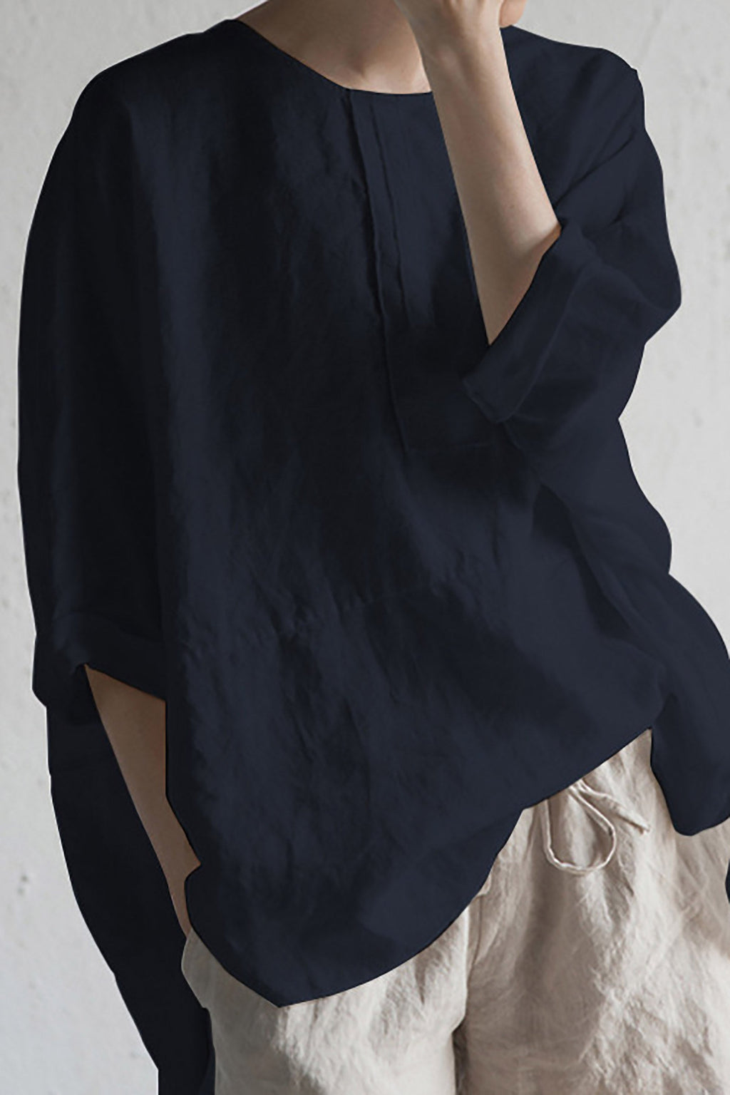 GR | Stylish cardigan made of Japanese linen - half sleeves and round neckline