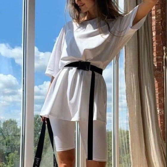 Damen sportliches Zweiteiliges Set mit T-Shirt und Shorts GR