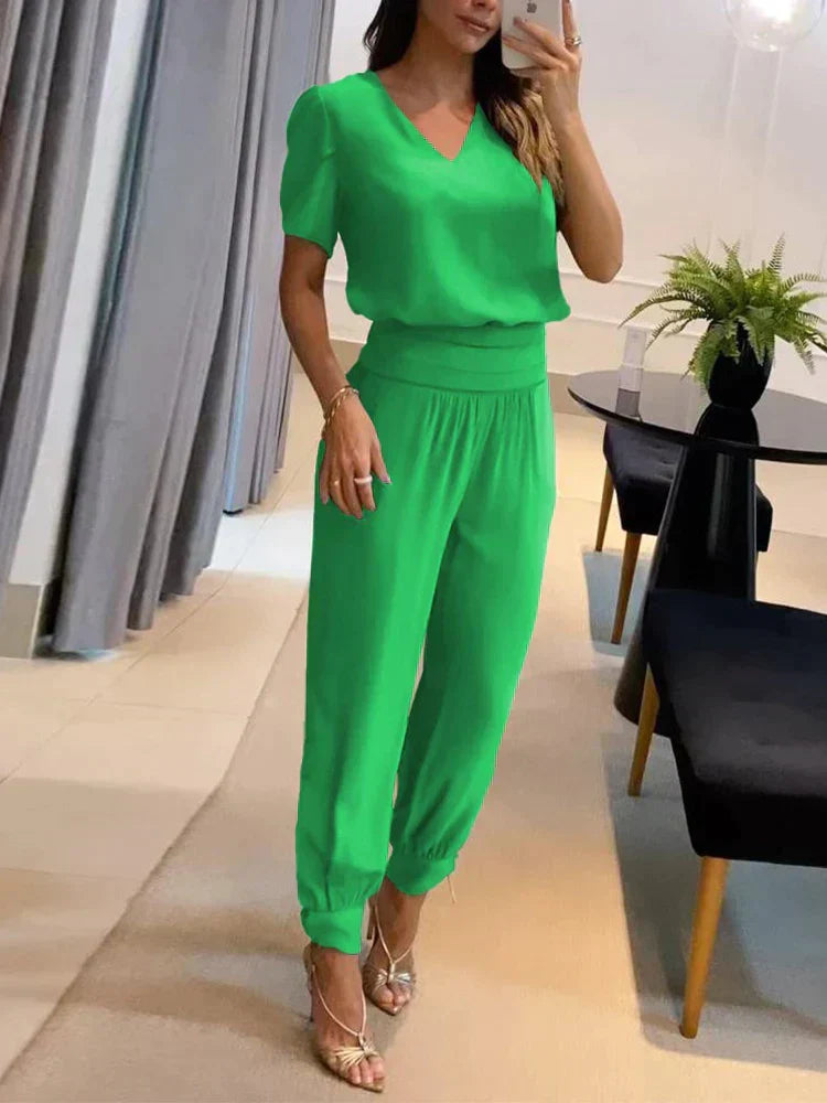 GR | Two-piece set: V-neck, short-sleeved top & elasticated waist trousers, relaxed fit